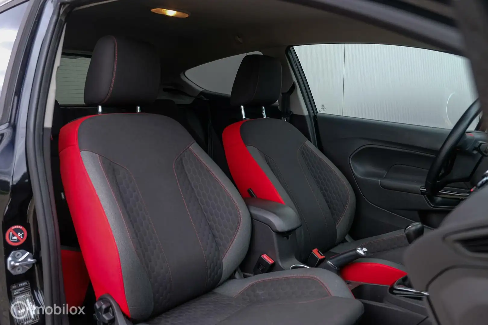 Ford Fiesta 1.0 EcoBoost Red/Black Edition 140 pk | Nwe Riem | Zwart - 2