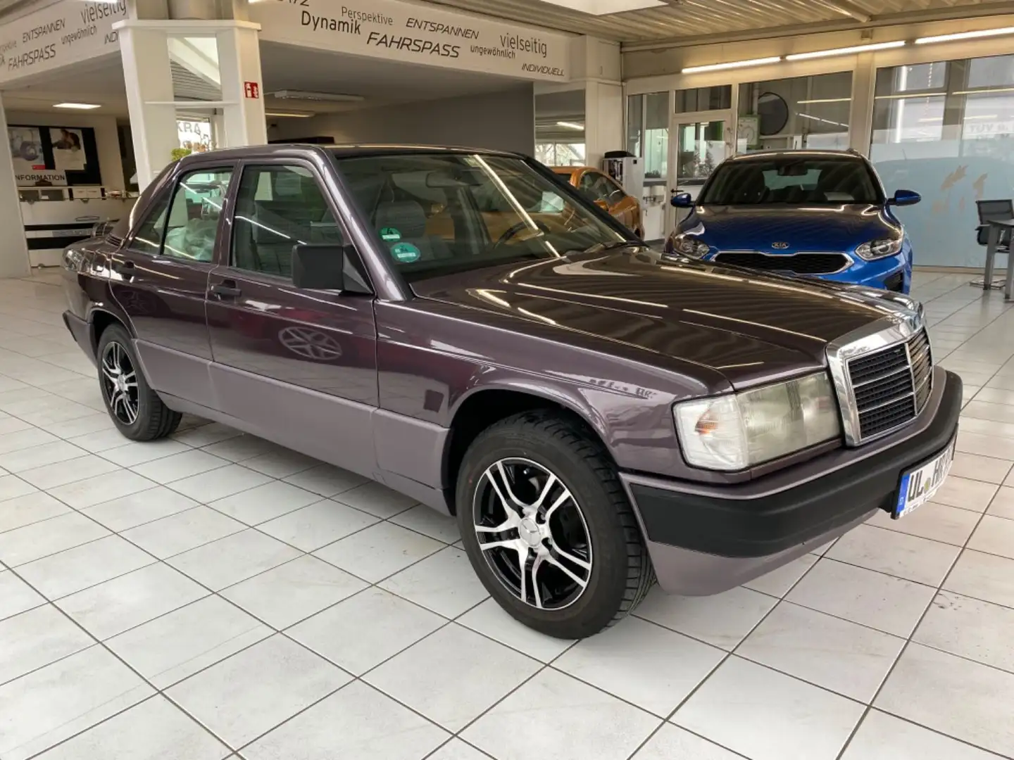Mercedes-Benz 190 Rostfrei,Neu-restauriert,3-Hand Violett - 1