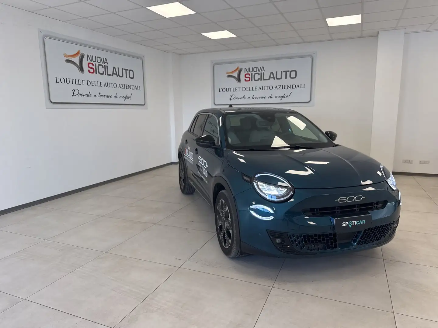 Fiat 600 Hybrid MHEV La Prima Grün - 2