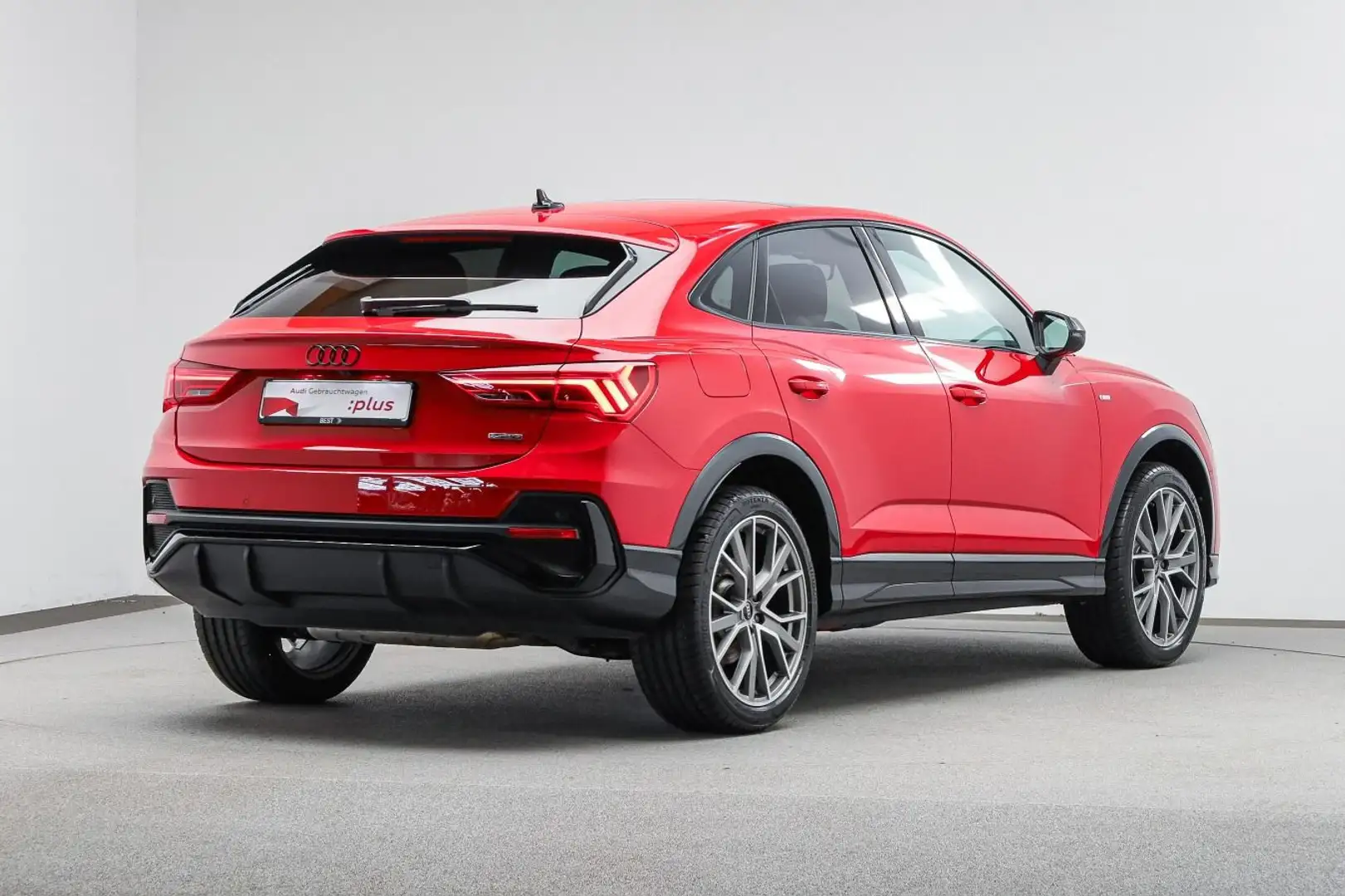 Audi Q3 45 TFSI quattro S-LINE*SONOS*MATRIX Rot - 2