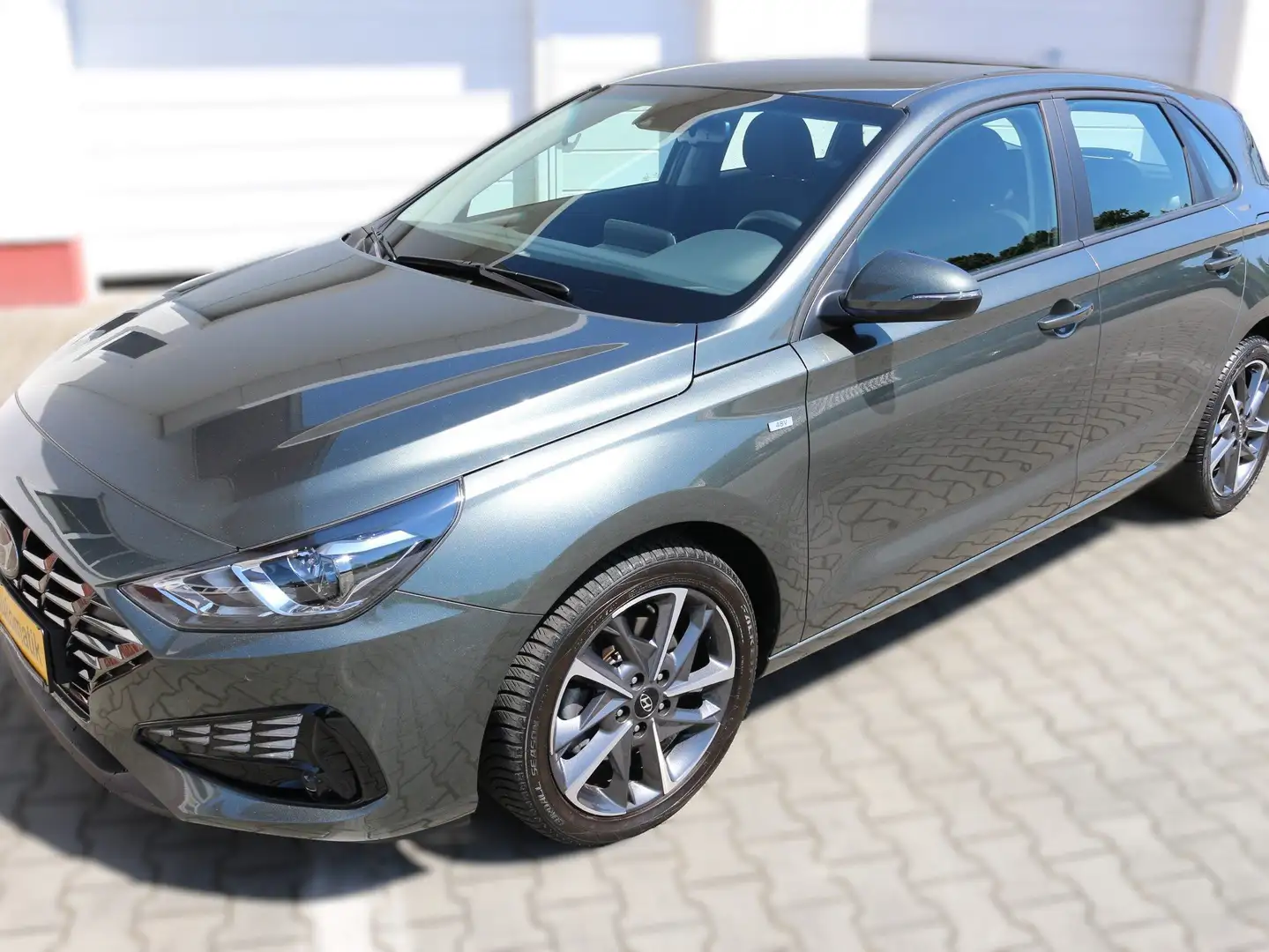 Hyundai i30 Mild-Hybrid PDC vorn und hinten Gris - 1