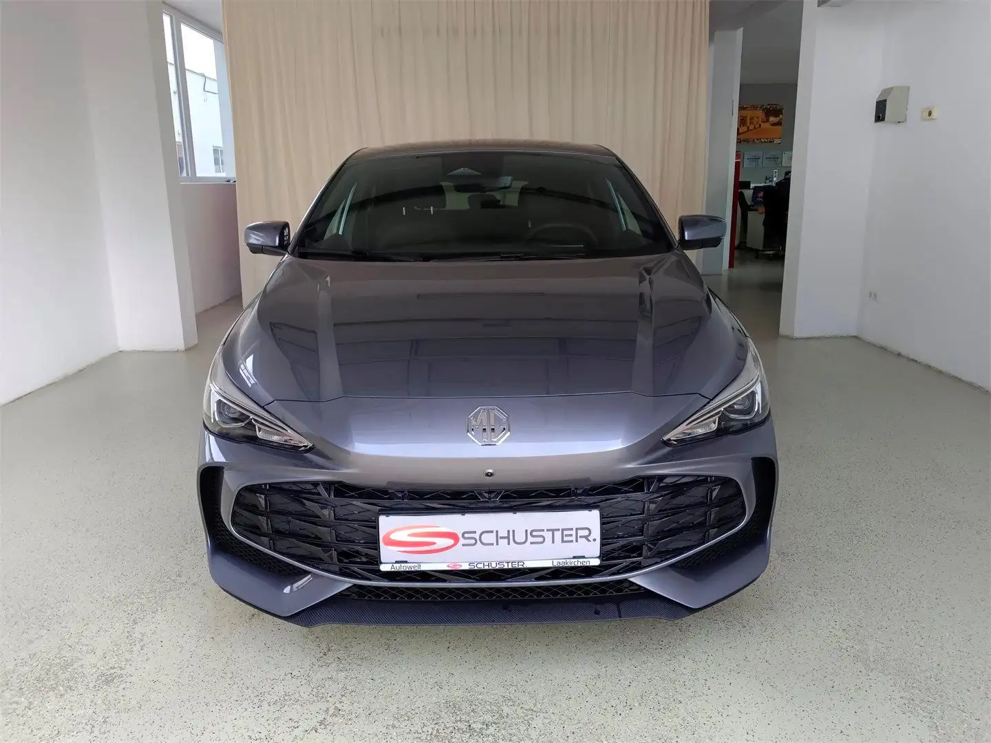 MG MG3 1,5 HEV Luxury Grau - 2