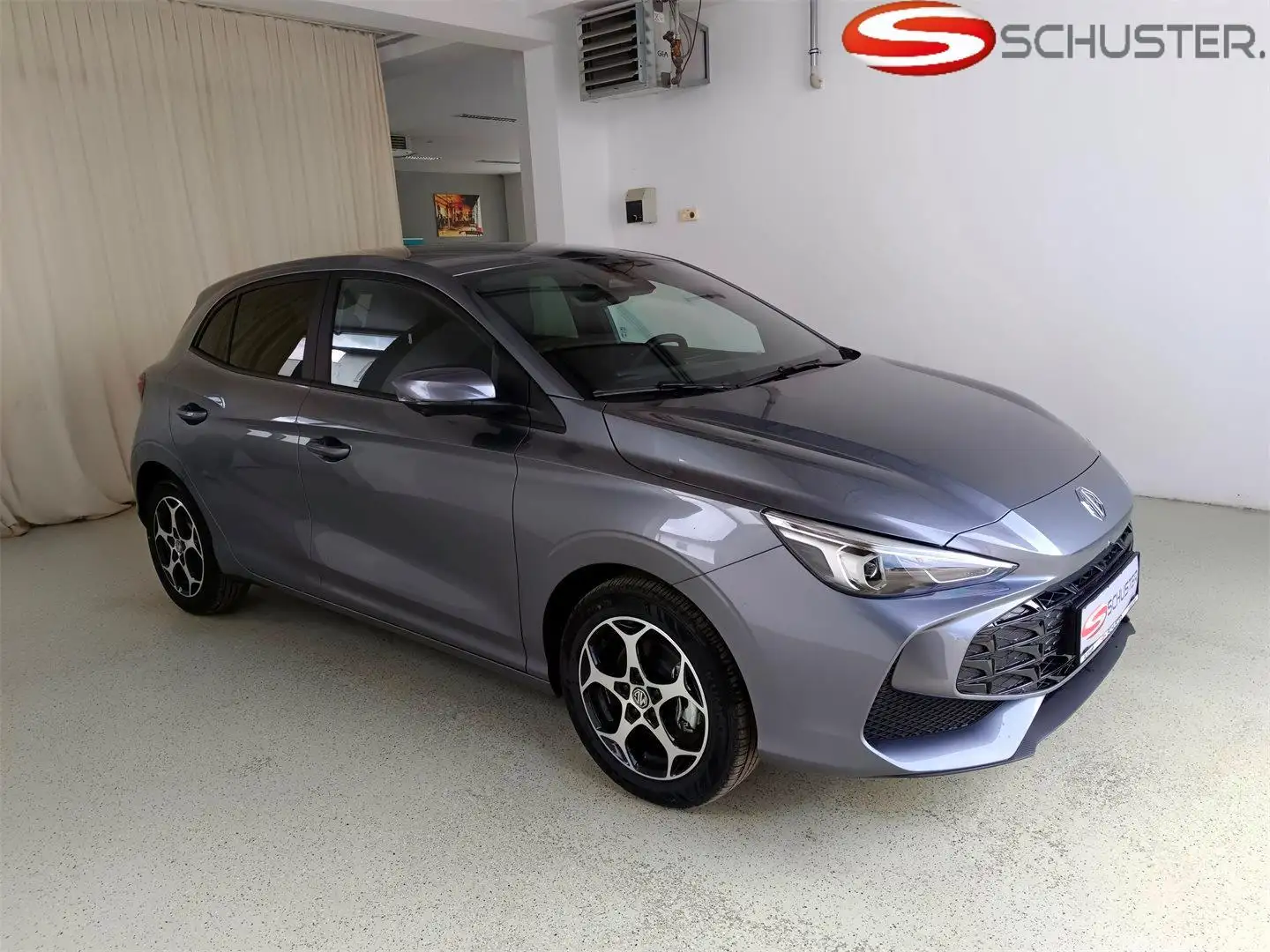 MG MG3 1,5 HEV Luxury Grau - 1