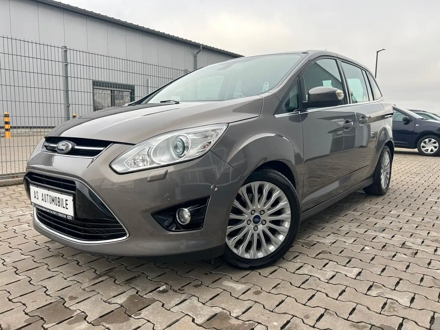 Ford Grand C-Max °°BEHINDERTENGERECHT°°VOLLAUSSTATT°° Braun - 2
