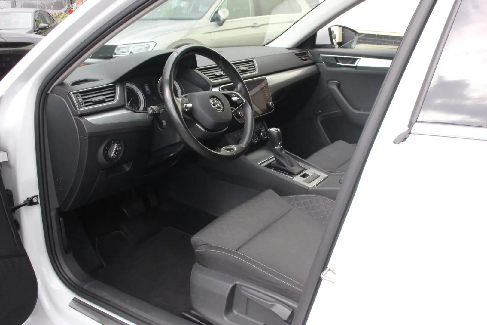 Skoda Superb Combi 1.4 TSI iV Business Edition Plus | Trekhaak Blanc - 2