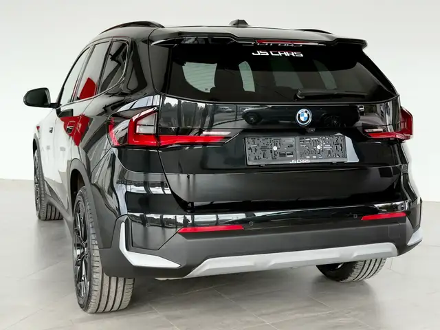 BMW X1 view 8