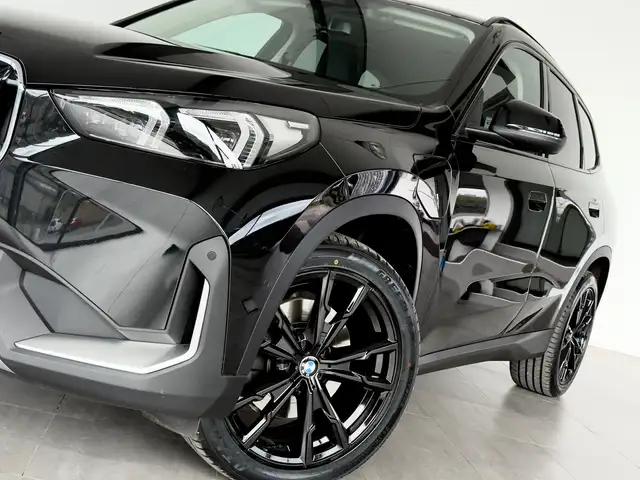 BMW X1 view 3