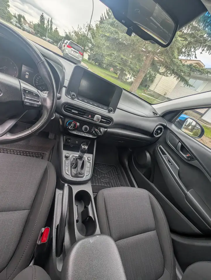Hyundai KONA снимка Hyundai KONA