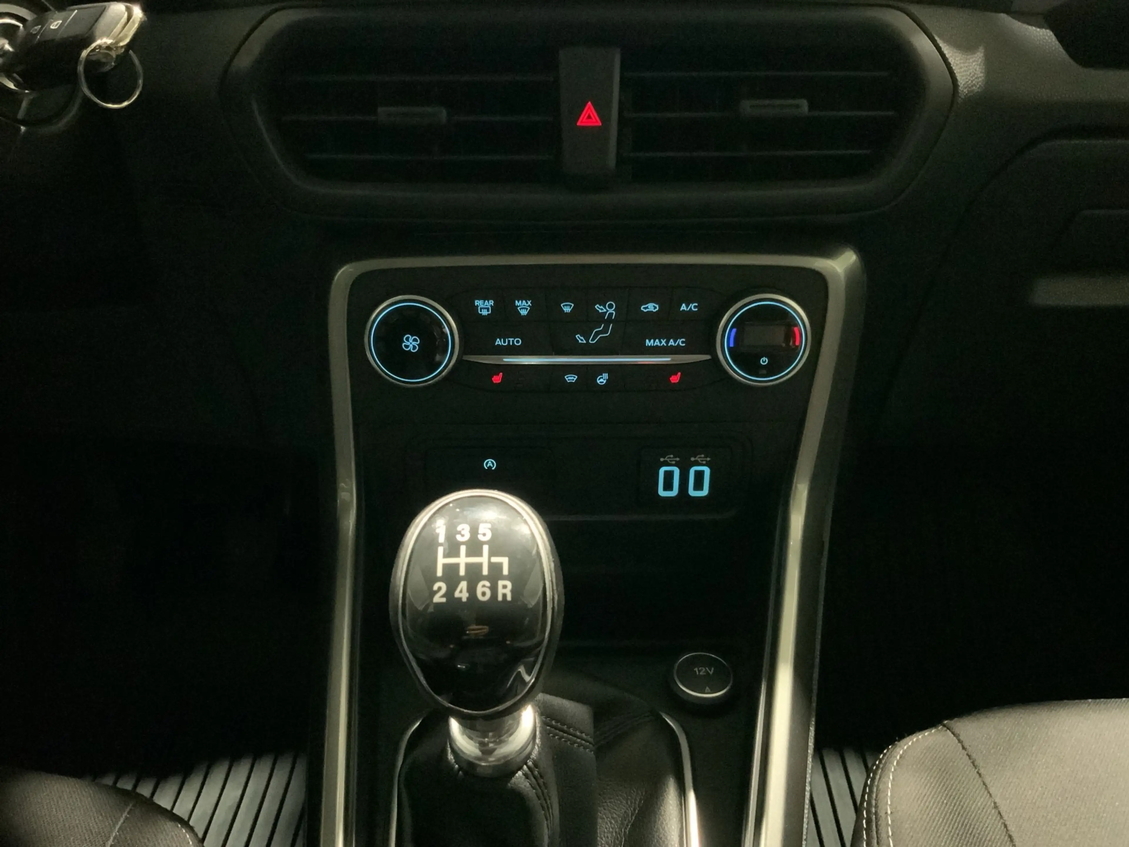 Ford EcoSport 1.0 EcoBoost Cool&Connect | Winter-Paket — photo 14
