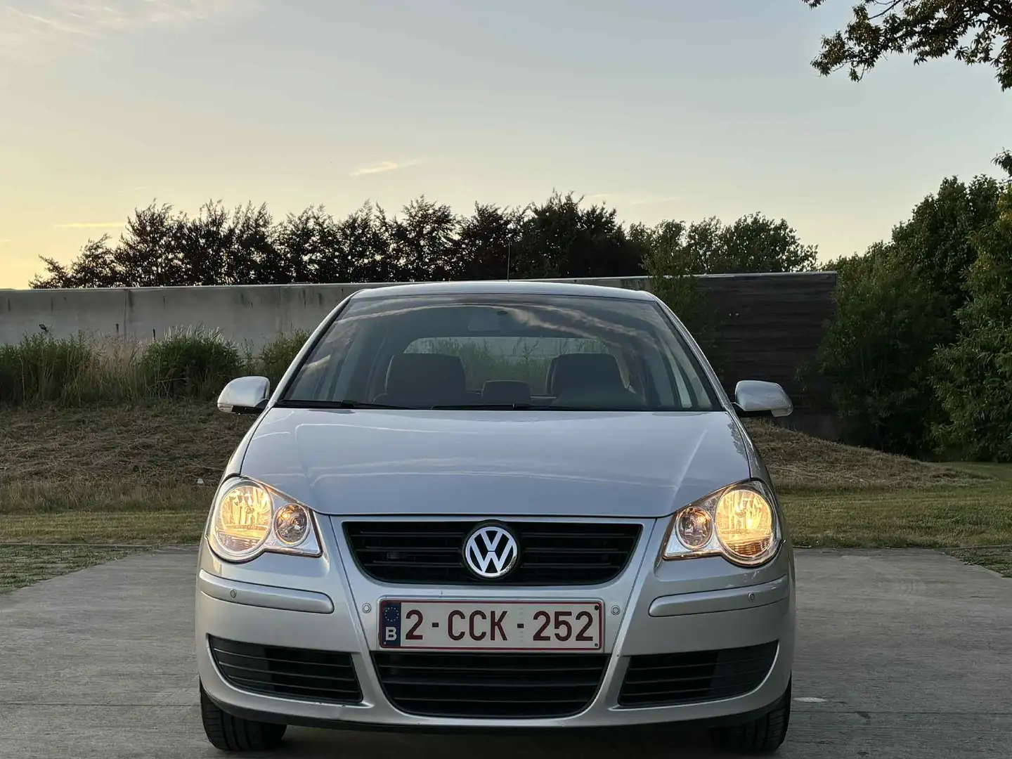 Volkswagen Polo Polo 1.2i United Pack + PSP Gris - 2