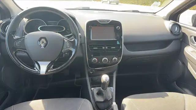 Renault Clio view 11