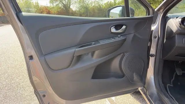 Renault Clio view 7