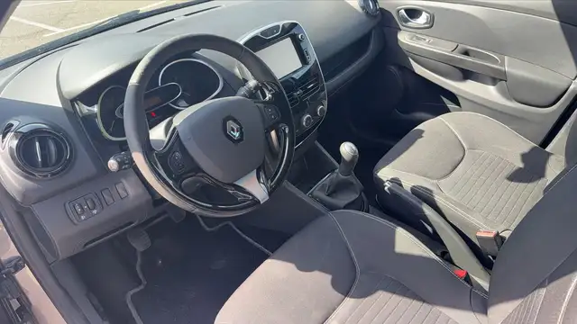 Renault Clio view 8