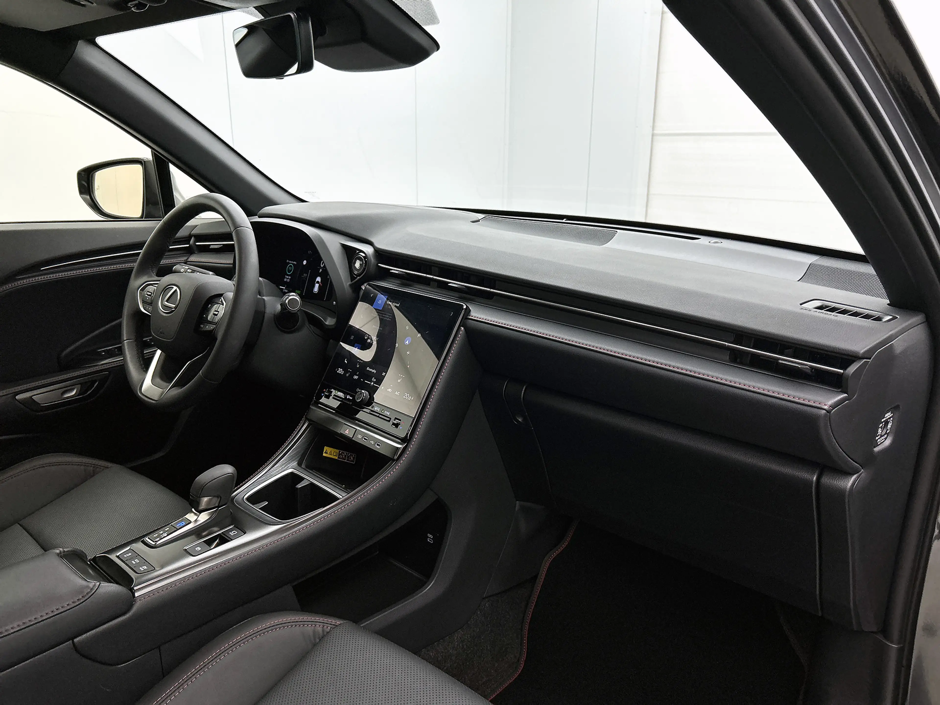 Lexus LBX 1.5 Emotion 2WD Lederen interieur | Elektrische Ac — photo 6