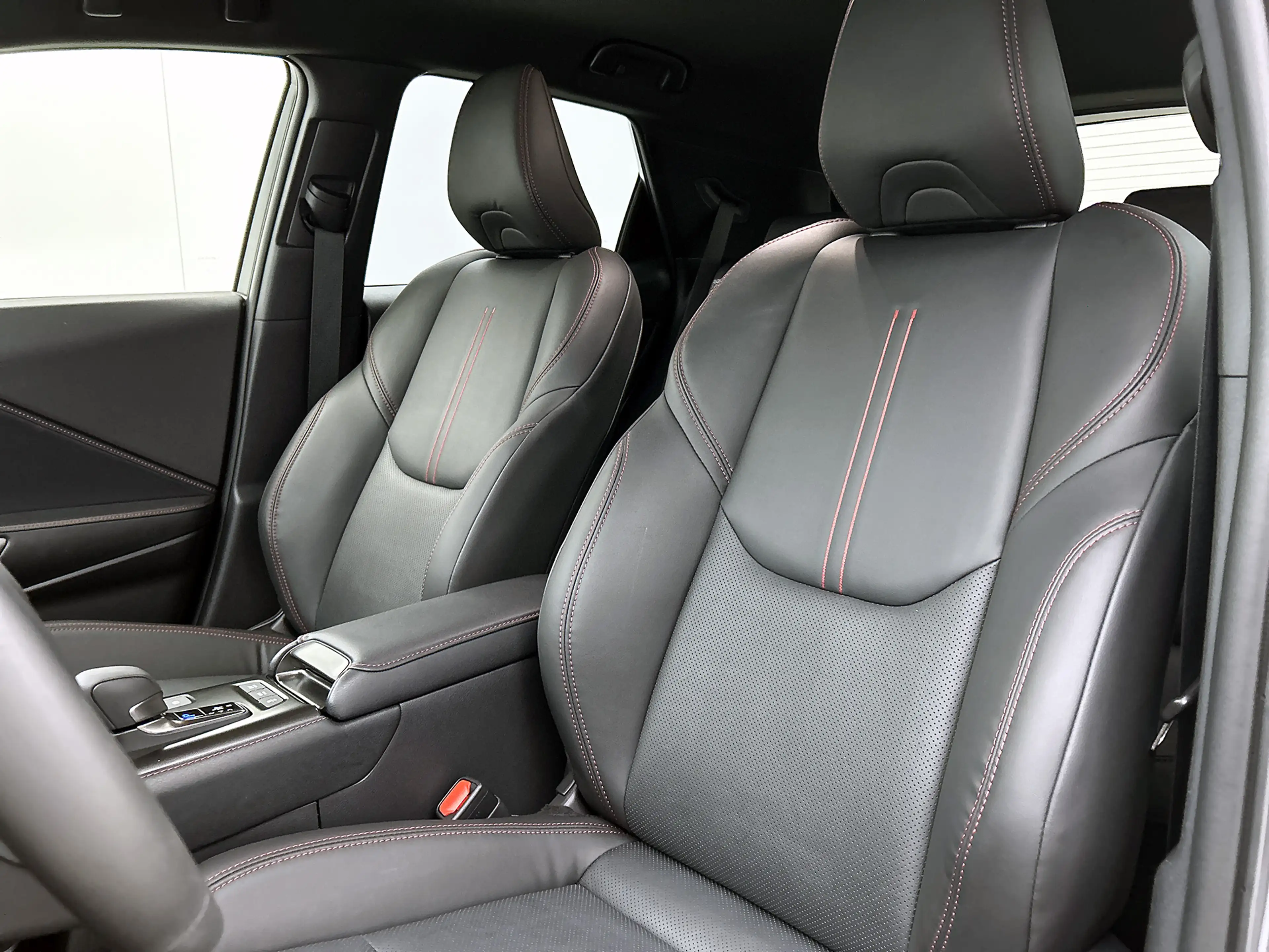Lexus LBX 1.5 Emotion 2WD Lederen interieur | Elektrische Ac — photo 15