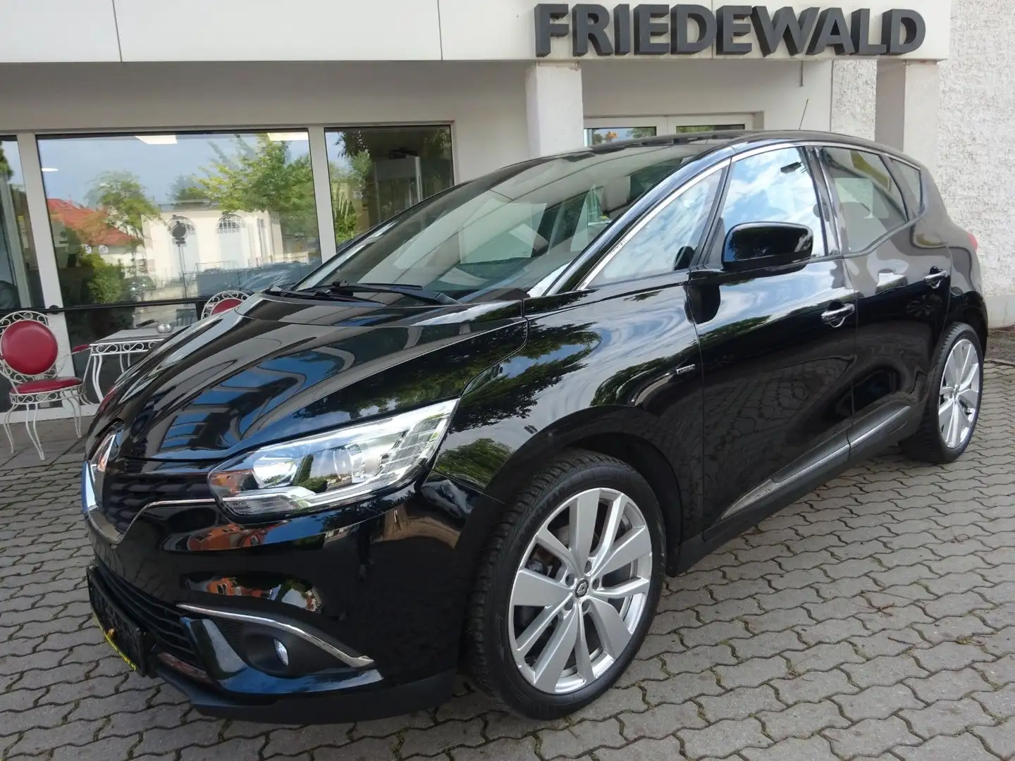 Renault Scenic IV TCe 140 Limited Schwarz - 1
