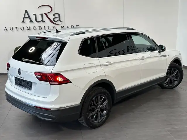 Volkswagen Tiguan Allspace view 5
