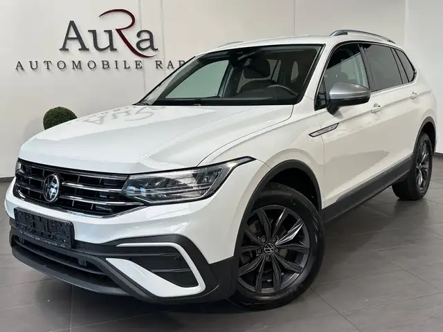 Volkswagen Tiguan Allspace view 2