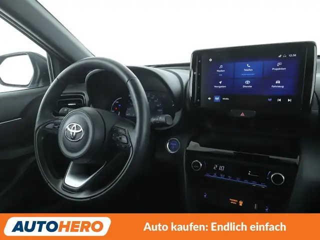 Toyota Yaris Cross view 13