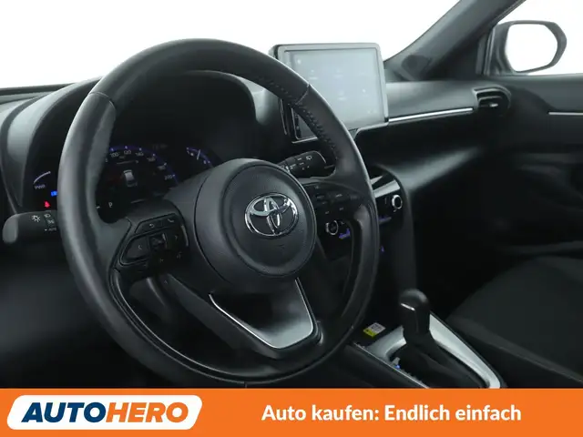 Toyota Yaris Cross view 11