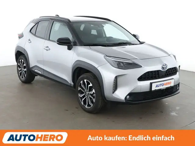Toyota Yaris Cross view 8