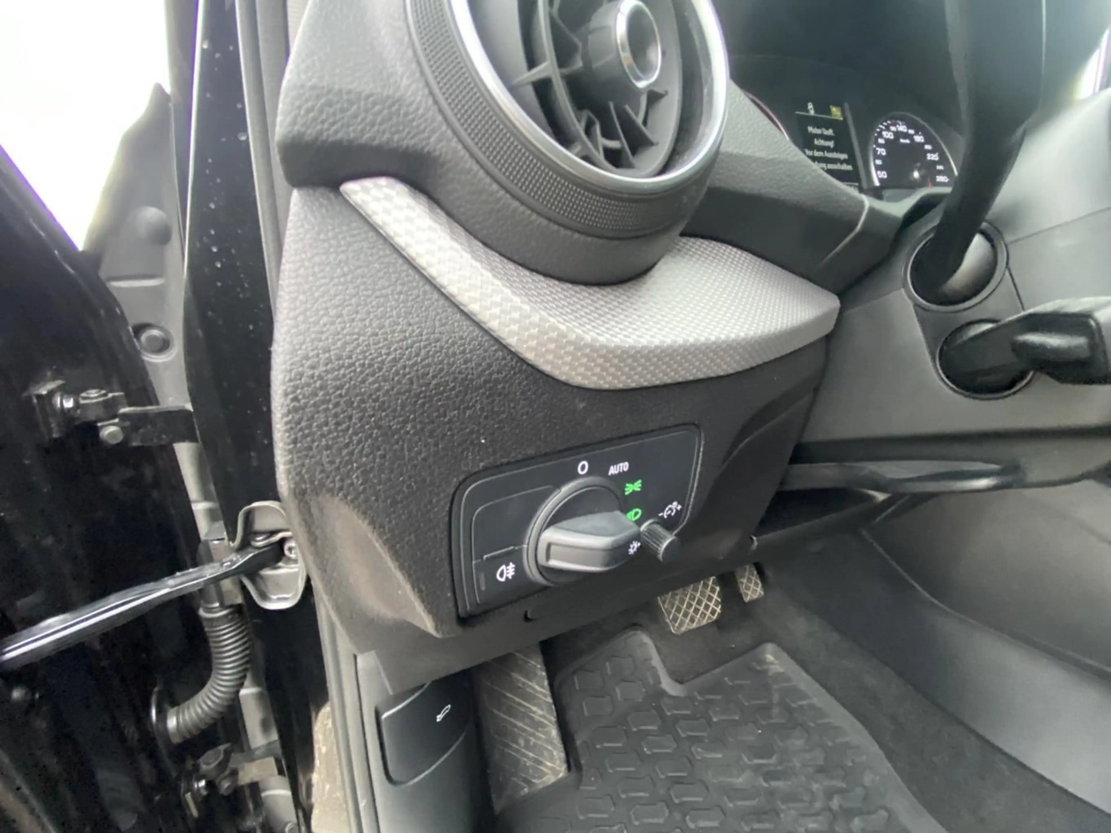 Audi Q2 35 1.5 TSI S-tronic advanced NAVI+AHK+KAMERA+ — photo 10