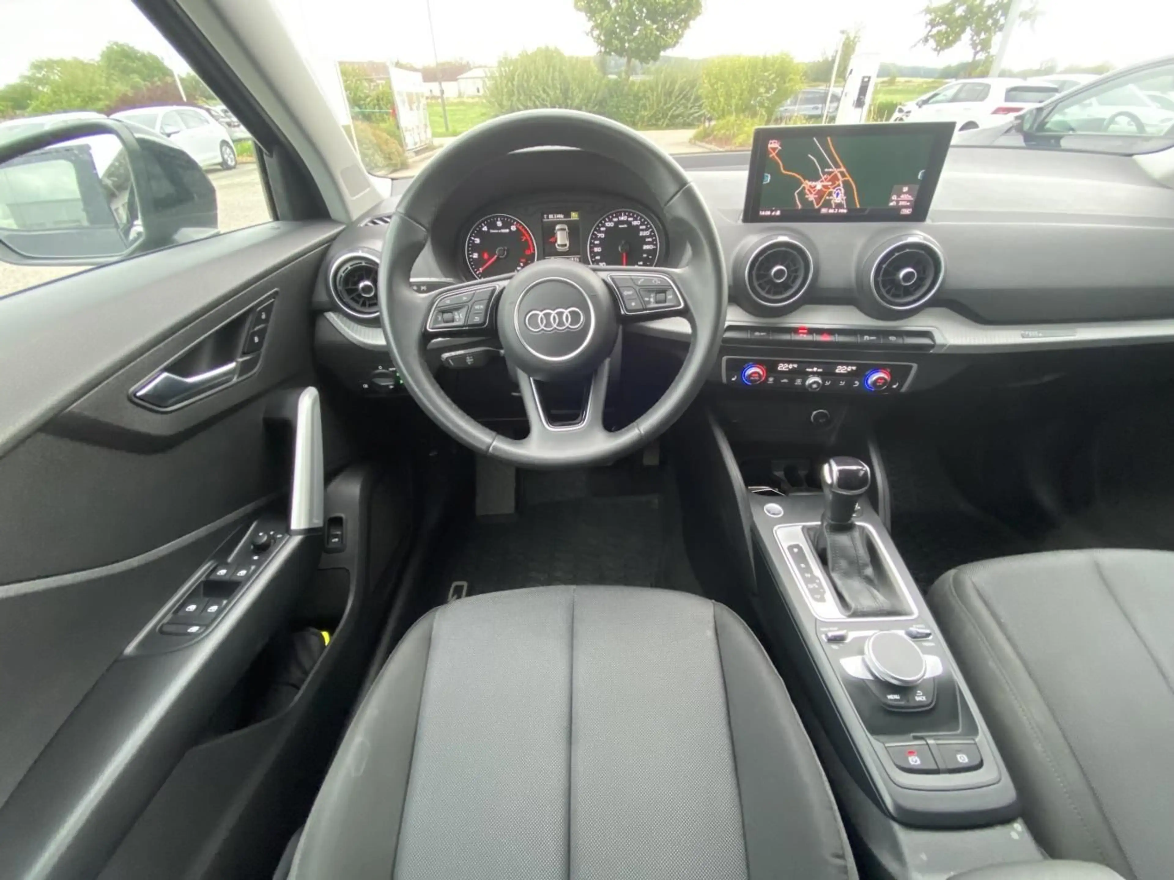 Audi Q2 35 1.5 TSI S-tronic advanced NAVI+AHK+KAMERA+ — photo 12