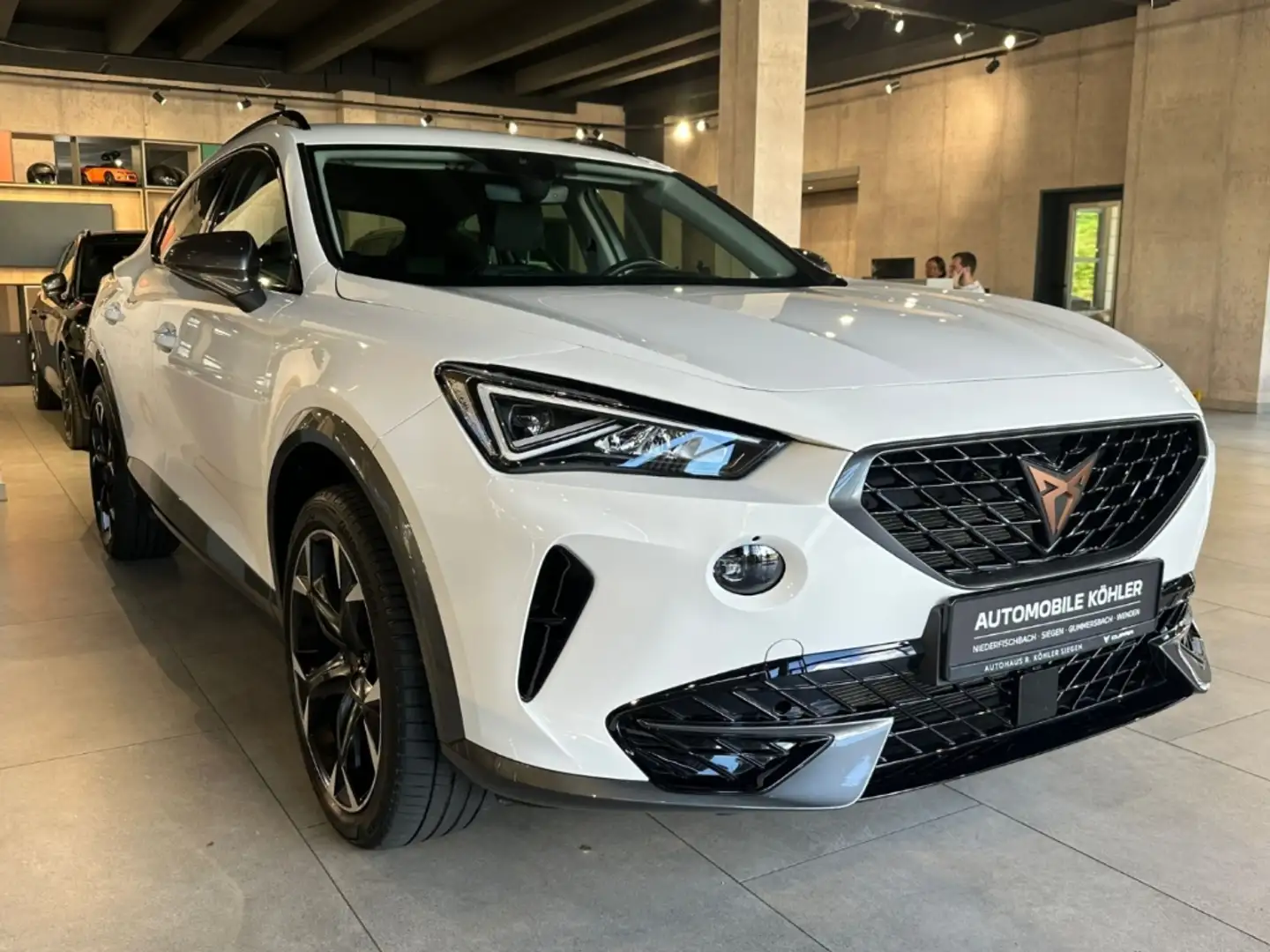 CUPRA Formentor 1.5 TSI 19 Zoll / Winter Paket / Apple Carplay And Weiß - 2