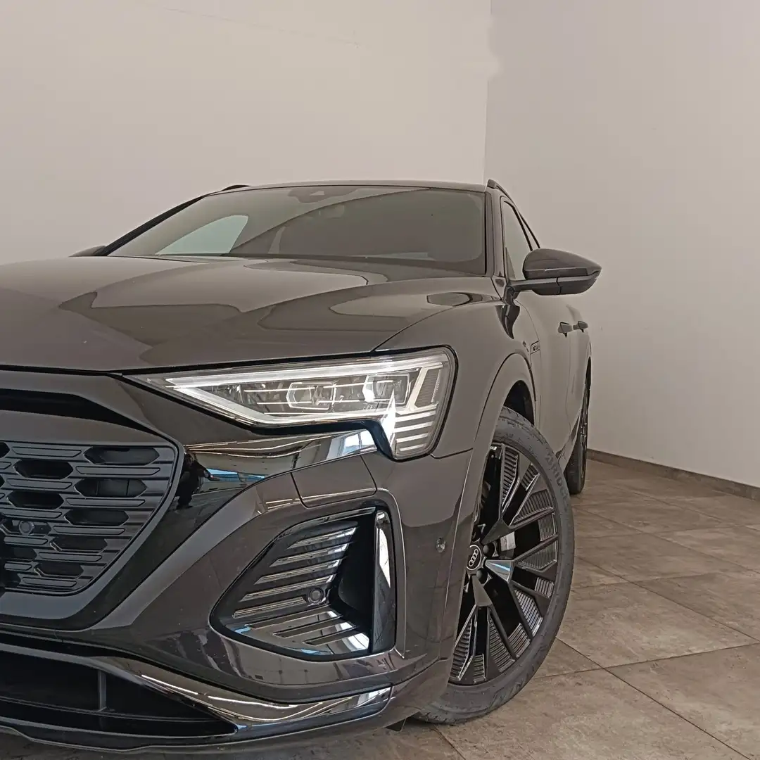 Audi Q8 55 e-tron quattro S line Brun - 2