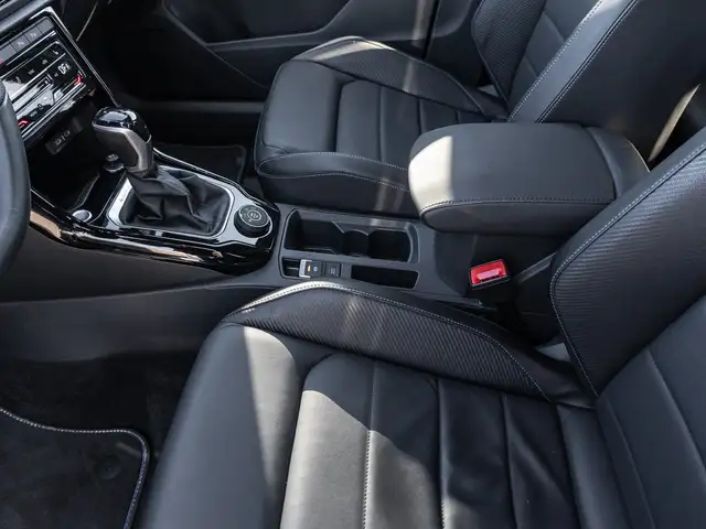 Volkswagen T-Roc view 15