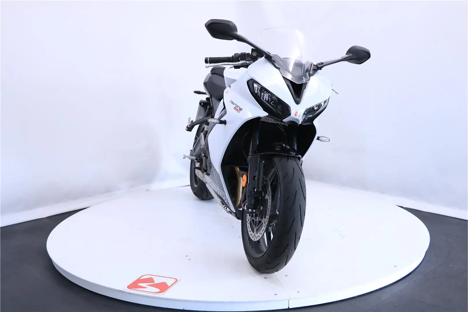 Triumph Daytona 600 - 2