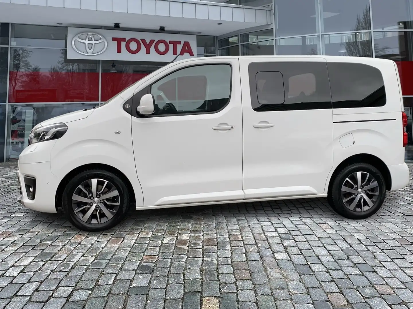 Toyota Proace Verso 2.0-4D Compact Team D FLA ACC Wit - 2