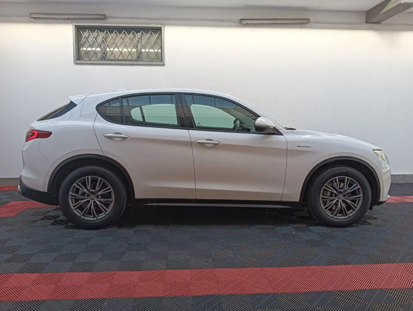 Alfa Romeo Stelvio Stelvio 2.2 Turbodiesel 160 CV AT8 RWD Super Blanc - 2