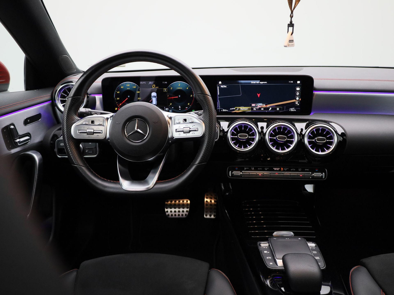 Mercedes-Benz CLA 180 d AMG Line Shooting Brake + CARPLAY + PANO DAK + T — photo 7