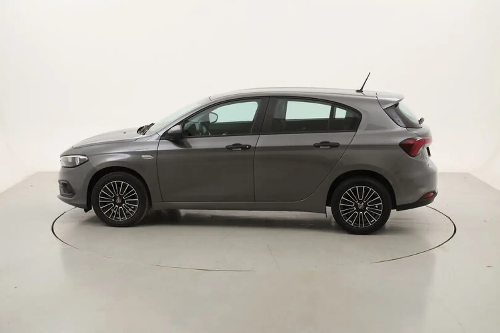 Fiat Tipo Hybrid 5 porte DCT 1.5 Mild Hybrid 131CV Grigio - 2