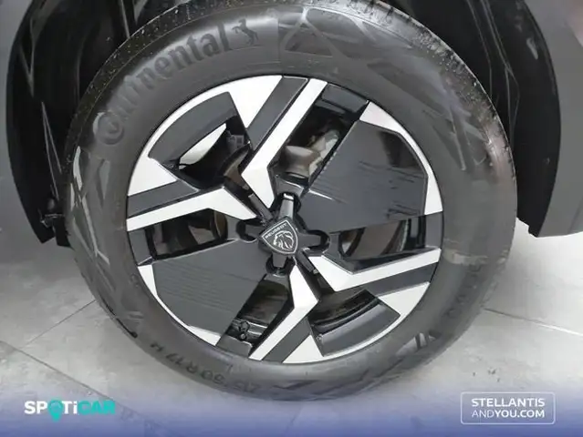 Peugeot 2008 view 11