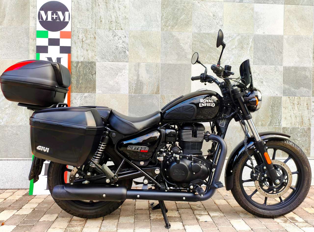 Royal Enfield Meteor 350 FIREBALL TOTAL BLACK