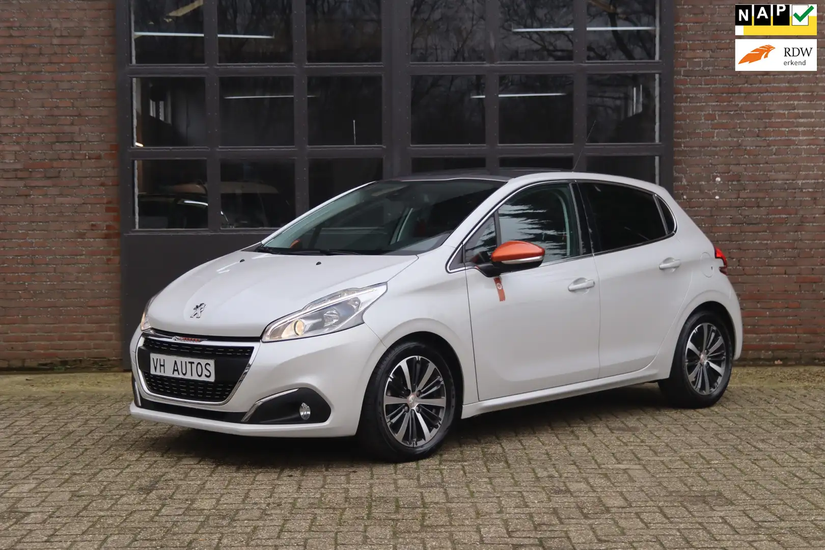 Peugeot 208 1.2 PureTech Roland Garros full option+ APK11-25 Blanco - 1
