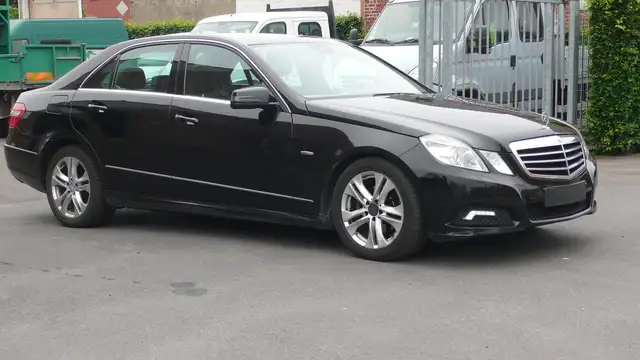 Mercedes-Benz E 220 CDI - avantgarde - automatic - 8100 euro+btw