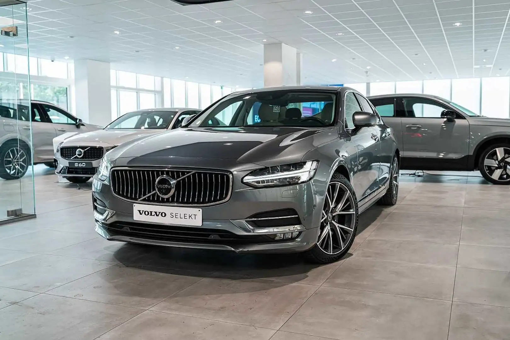 Volvo S90 Inscription D5 AWD Geartronic Grey - 1