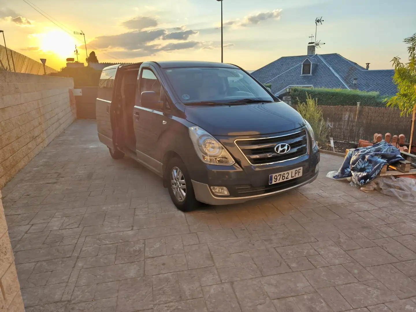 Hyundai H-1 Travel Navy Gris - 1