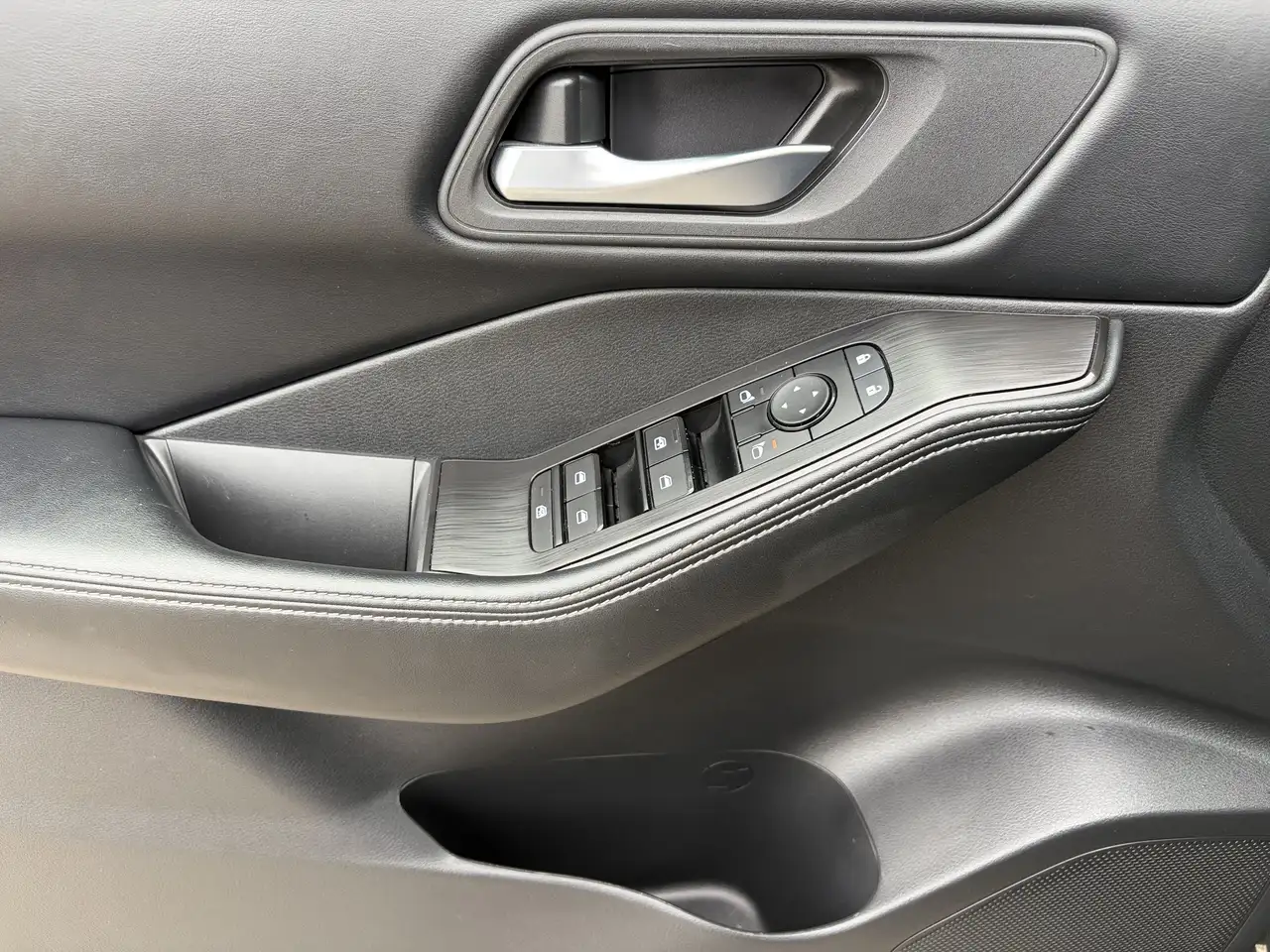 Nissan Rogue photo Nissan Rogue