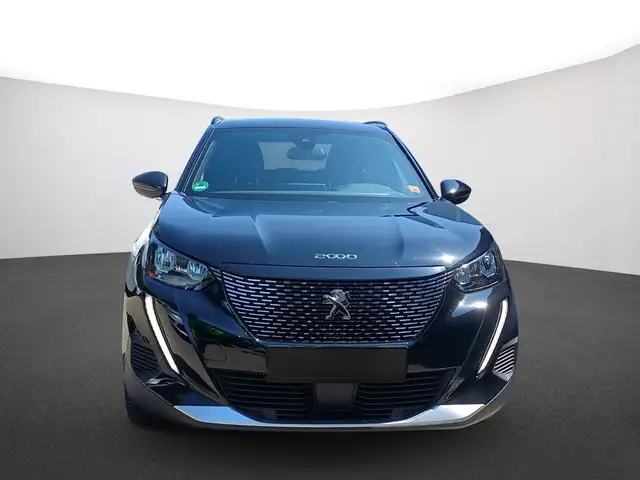 Peugeot 2008 view 2