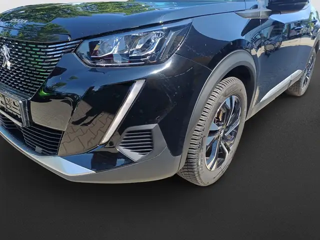 Peugeot 2008 view 9