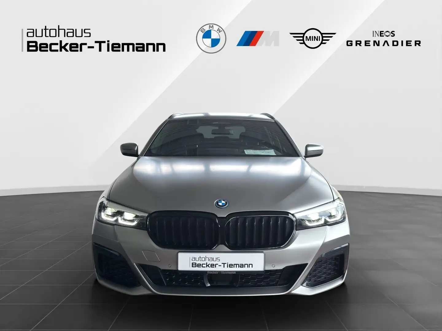 BMW 530 e xDrive Touring FrozenSilver Sonderlack | M Sport Gold - 2