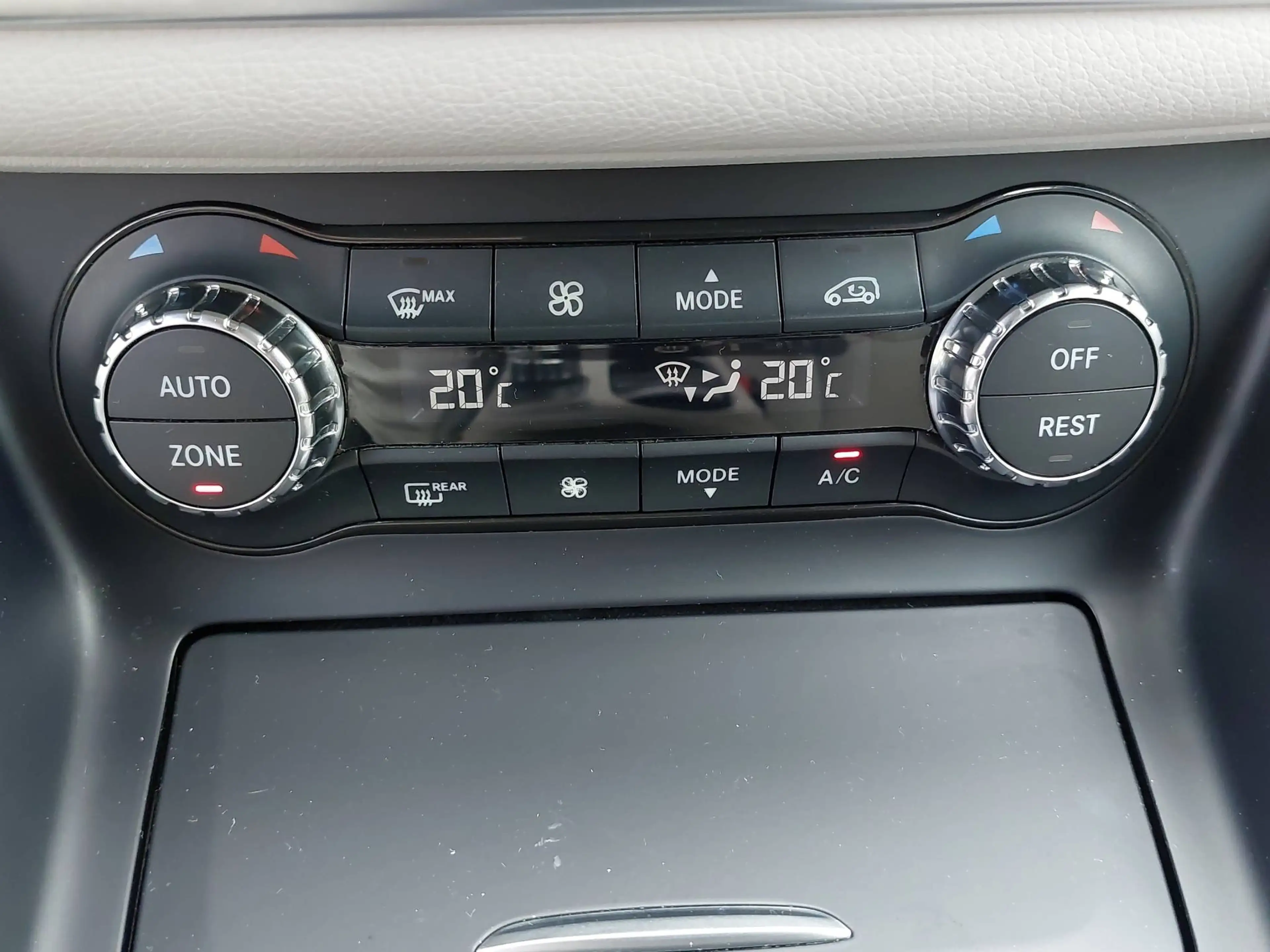 Mercedes-Benz GLA 250 — photo 23