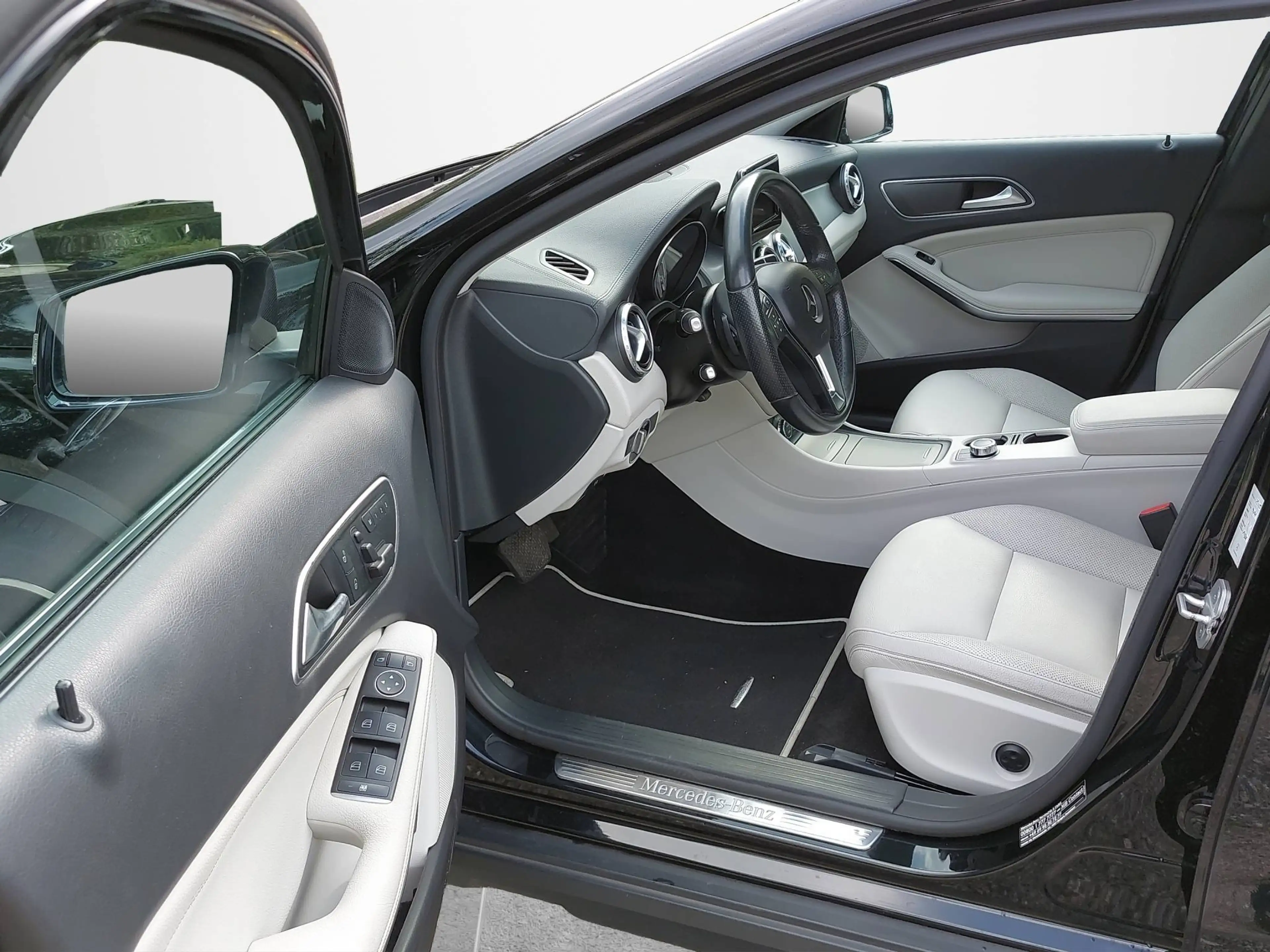Mercedes-Benz GLA 250 — photo 12