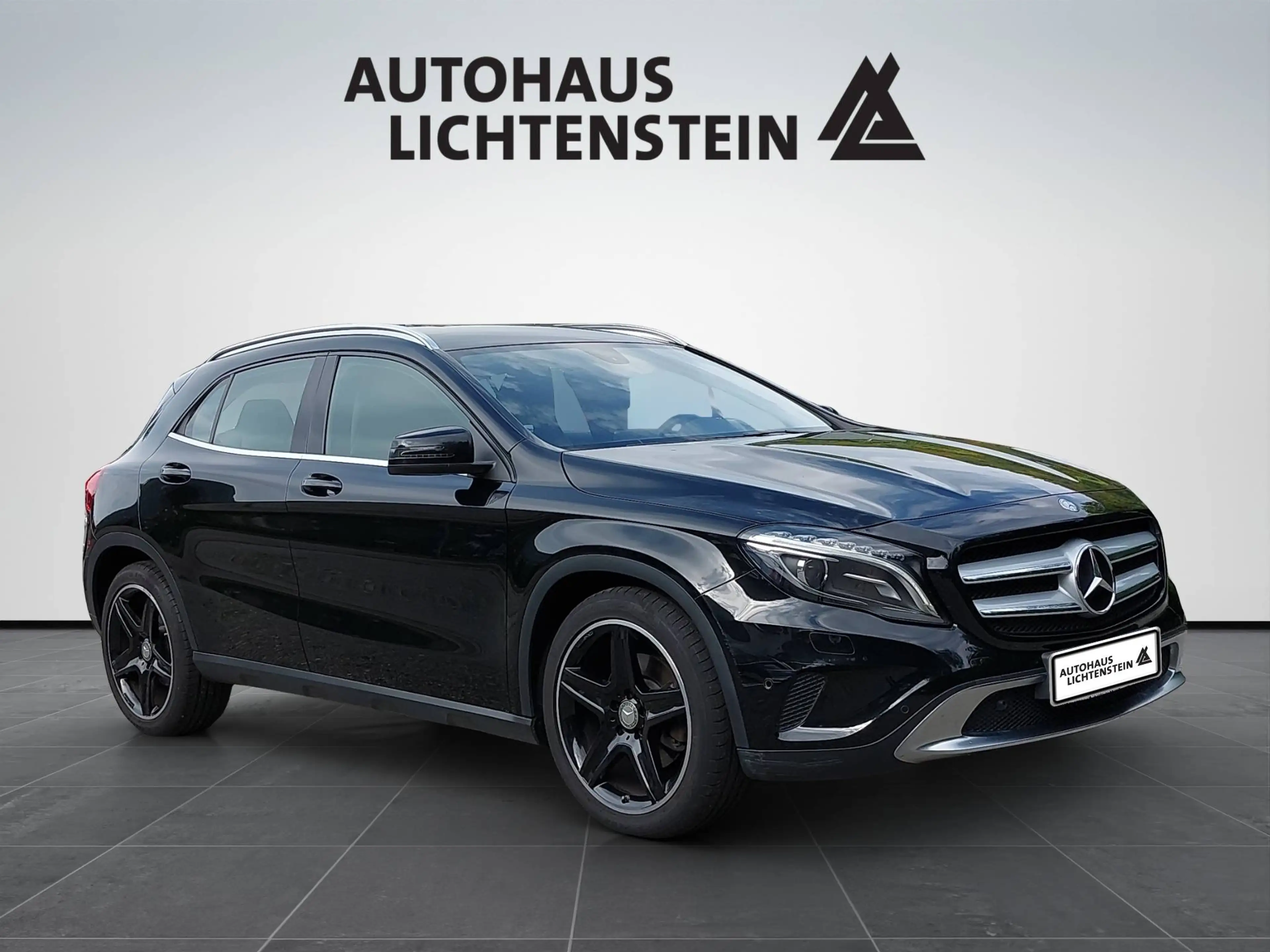 Mercedes-Benz GLA 250 — photo 11