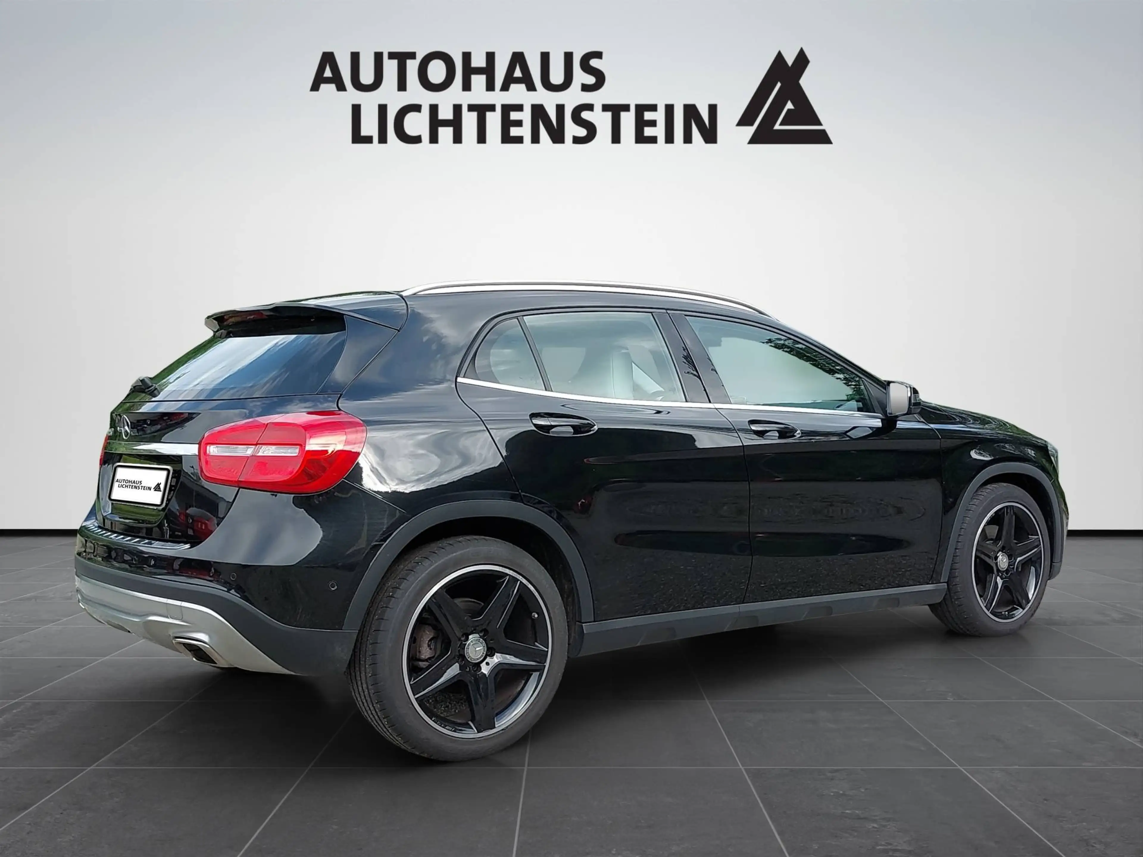 Mercedes-Benz GLA 250 — photo 9