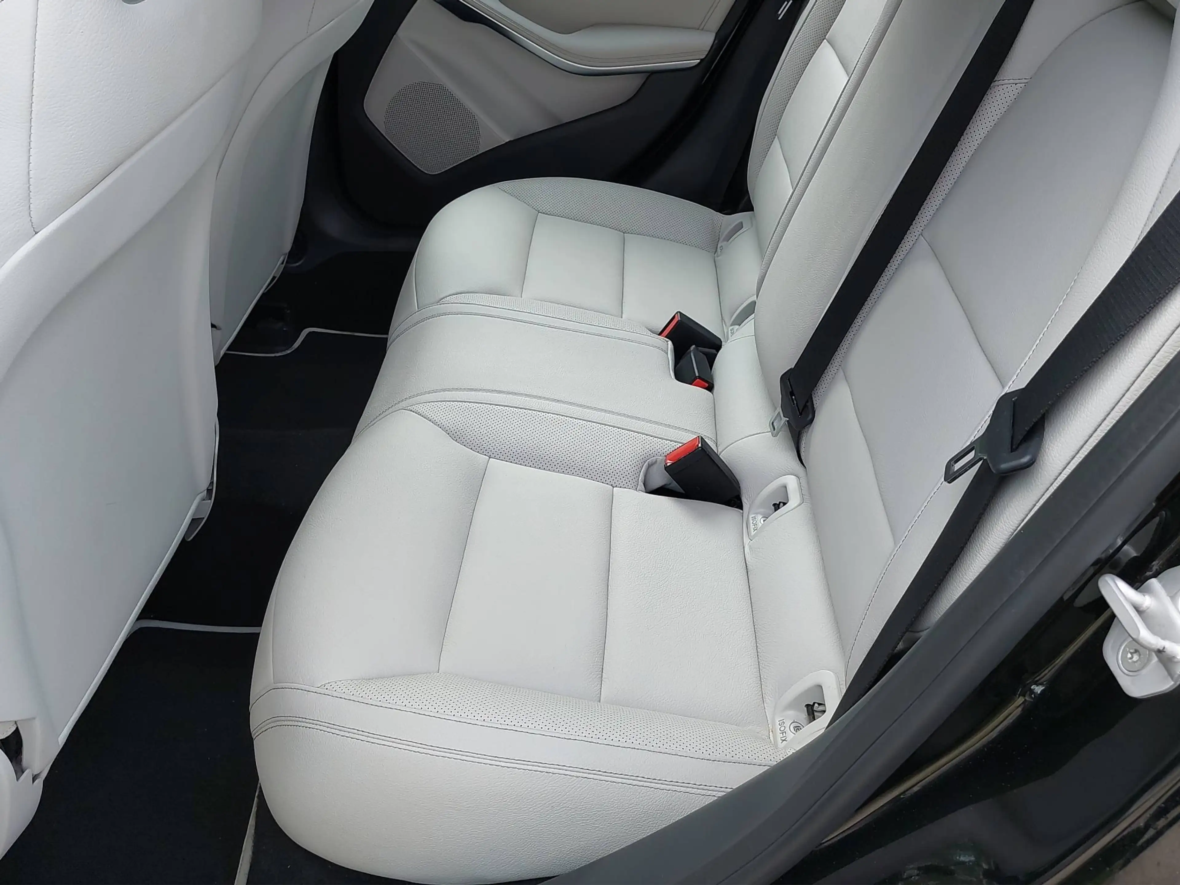Mercedes-Benz GLA 250 — photo 25
